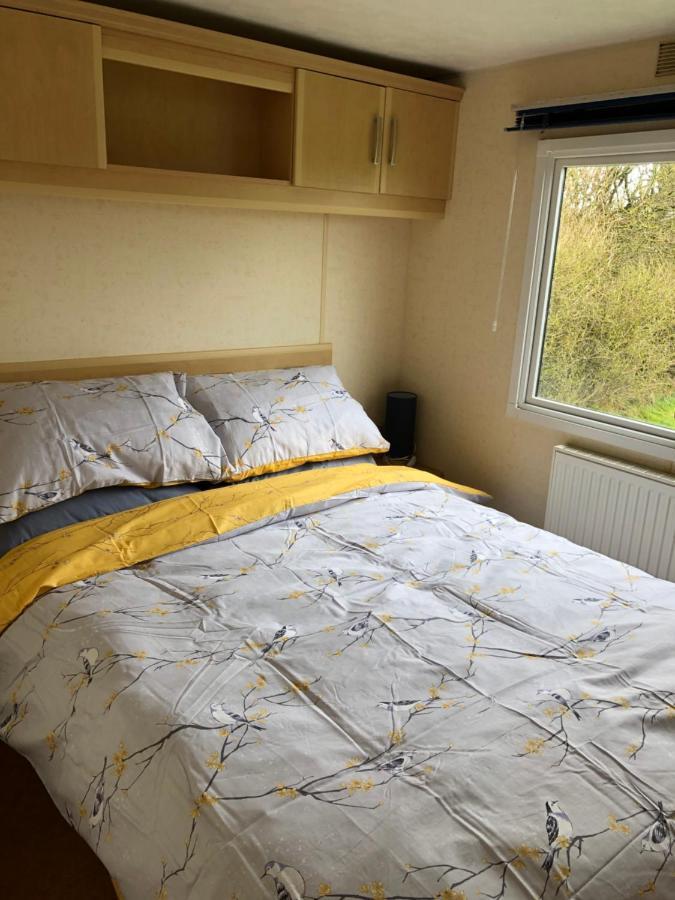 Llanfachraeth Captivating 2-Bed Static Caravan In Holyhead מראה חיצוני תמונה