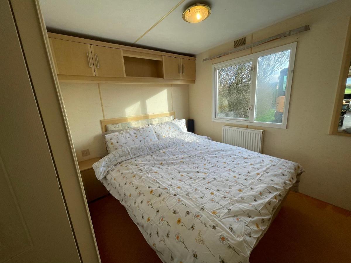 Llanfachraeth Captivating 2-Bed Static Caravan In Holyhead מראה חיצוני תמונה
